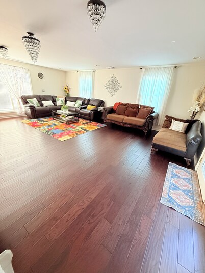 Family Home, 5BR,Hot Tub, 4 minutes to Hersheypark