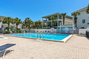 Pool - Southbay by the Gulf 78, three hundred yards from the beach (Destin)