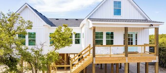 New CANAL front home a few rows back from the OCEAN! Beach passes provided!