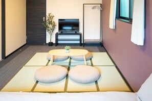 1 bedroom, desk, iron/ironing board, free WiFi - Shimikaku Room 201 JR Kyoto Station Arashiyama / Kyoto Kyōto (Kyoto)