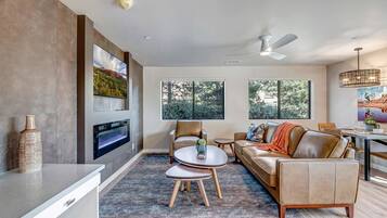 Télévision, cheminée