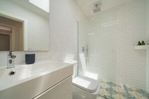 Hair dryer, towels