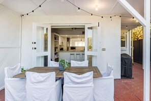 Outdoor dining - Modern and convenient home with ample amenities (Fullarton)