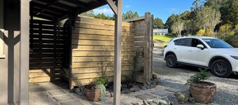 Off Grid Country Cabins: 1 Double Bed in Each Cabin