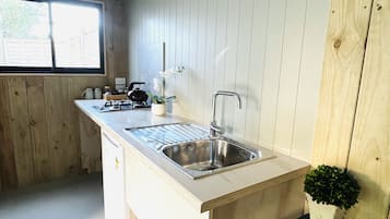 Frigorífic, placa de cuina, cafetera i tetera i bullidora elèctrica
