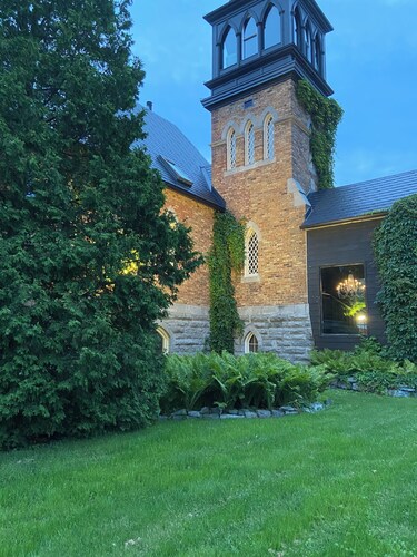 Spacious Historic Church Home/7 pers. Walk to Ferry/Old Lévis