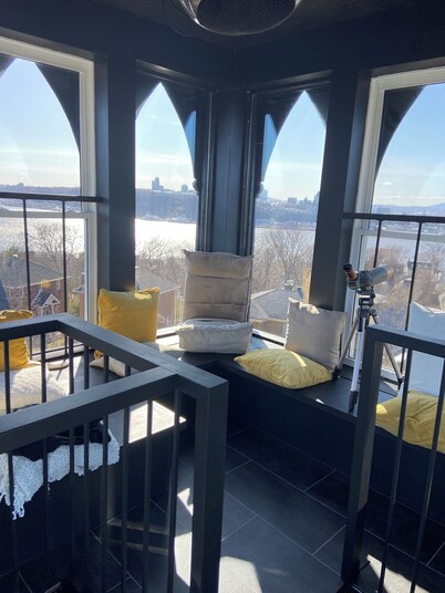 Ancienne Église Pour un Séjour de Rêve au Coeur du Vieux-lévis!