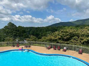 Indoor pool, outdoor pool - Boo Boo's Cabin - Charming Lake Front Cabin located 5 miles to Helen, GA! (Cleveland)