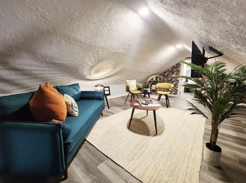 Attic Retreat Within 5 Mins of the Westside Market