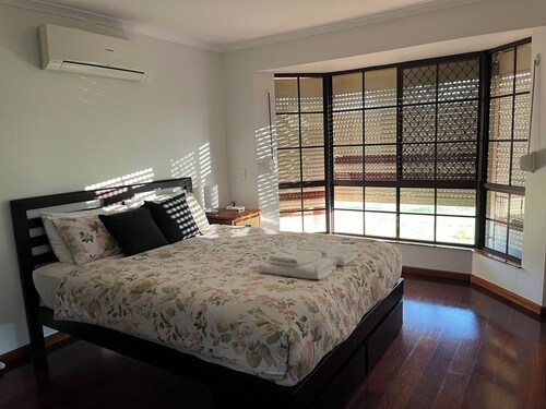 Charming 4BR Retreat
near Gawler