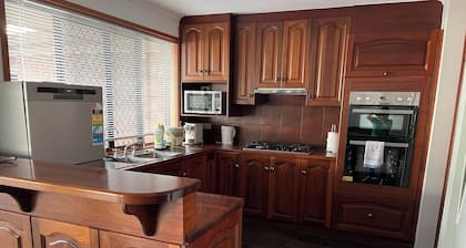 Charming 4BR Retreat
near Gawler