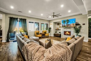 Smart TV, chimenea