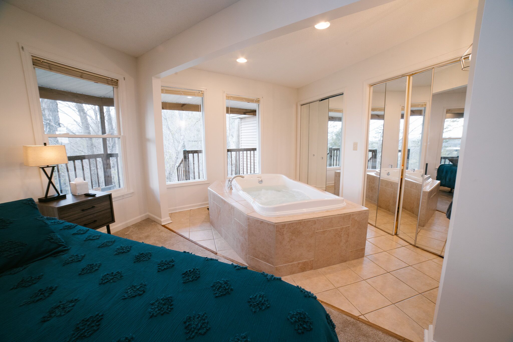 3 habitaciones, escritorio, tabla de planchar con plancha y wifi gratis 