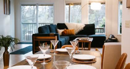 Hickory Hill Round House: Indoor POOL, mins from South Holston River, with view