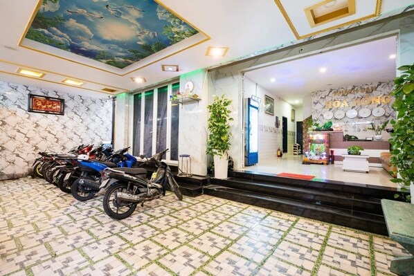 Front of property - Hoa Hong Hotel (Ho Chi Minh City)