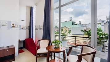Chambre Luxe avec lits jumeaux, 1 chambre, non-fumeurs, vue ville | Literie hypoallergénique, surmatelas, minibar, chambres insonorisées
