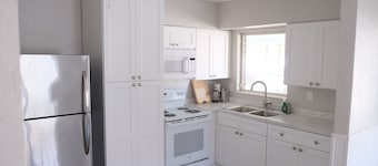 Your Seaside Oasis, 3x2 House at Madeira Beach