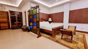 Suite presidencial, 1 cama Queen size | Ropa de cama de alta calidad, escritorio, insonorización y wifi gratis