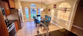 Elegant cozy cottage located in the heart of Victoria, Texas, 