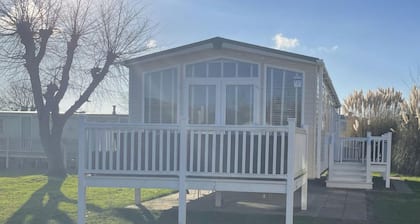 2 Bed-Sleeps 6-Free Parking-Pet Friendly