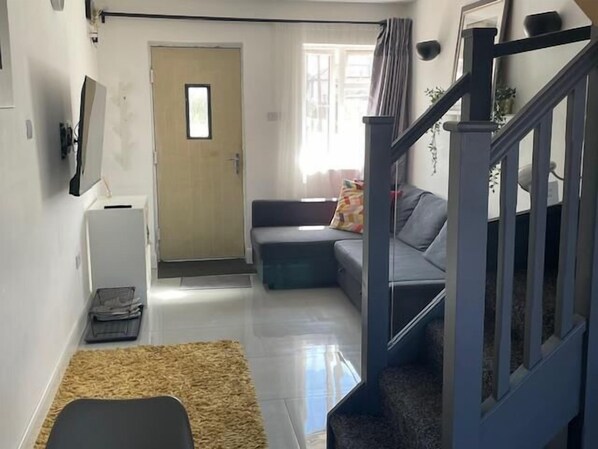 TV - 1BedHouse- London-Sleeps 4- Close to attractions (London)