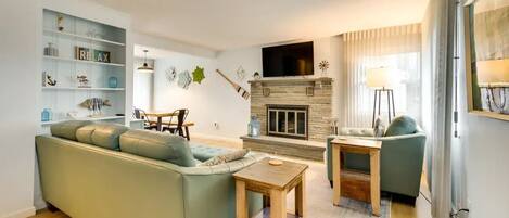 TV connectée, jeux vidéo, baby-foot, table de tennis de table