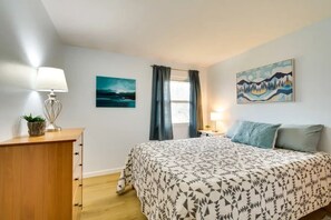 3 habitaciones, escritorio, tabla de planchar con plancha y wifi gratis