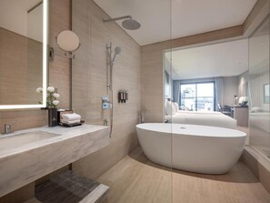 Hair dryer, bathrobes, slippers, towels - CLASSYC Hotel (Hanoi)
