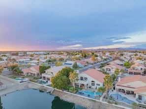 Exterior - Resort-Style 5BR | Heated Pool + Putting Green, Oasi in AZ (Glendale)