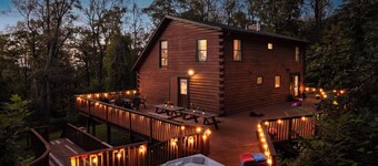 The Trillium Cabin | Hot Tub, Views & Game Room