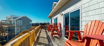 Secluded, updated, dog-friendly beach house with 360-water views, balconies & AC