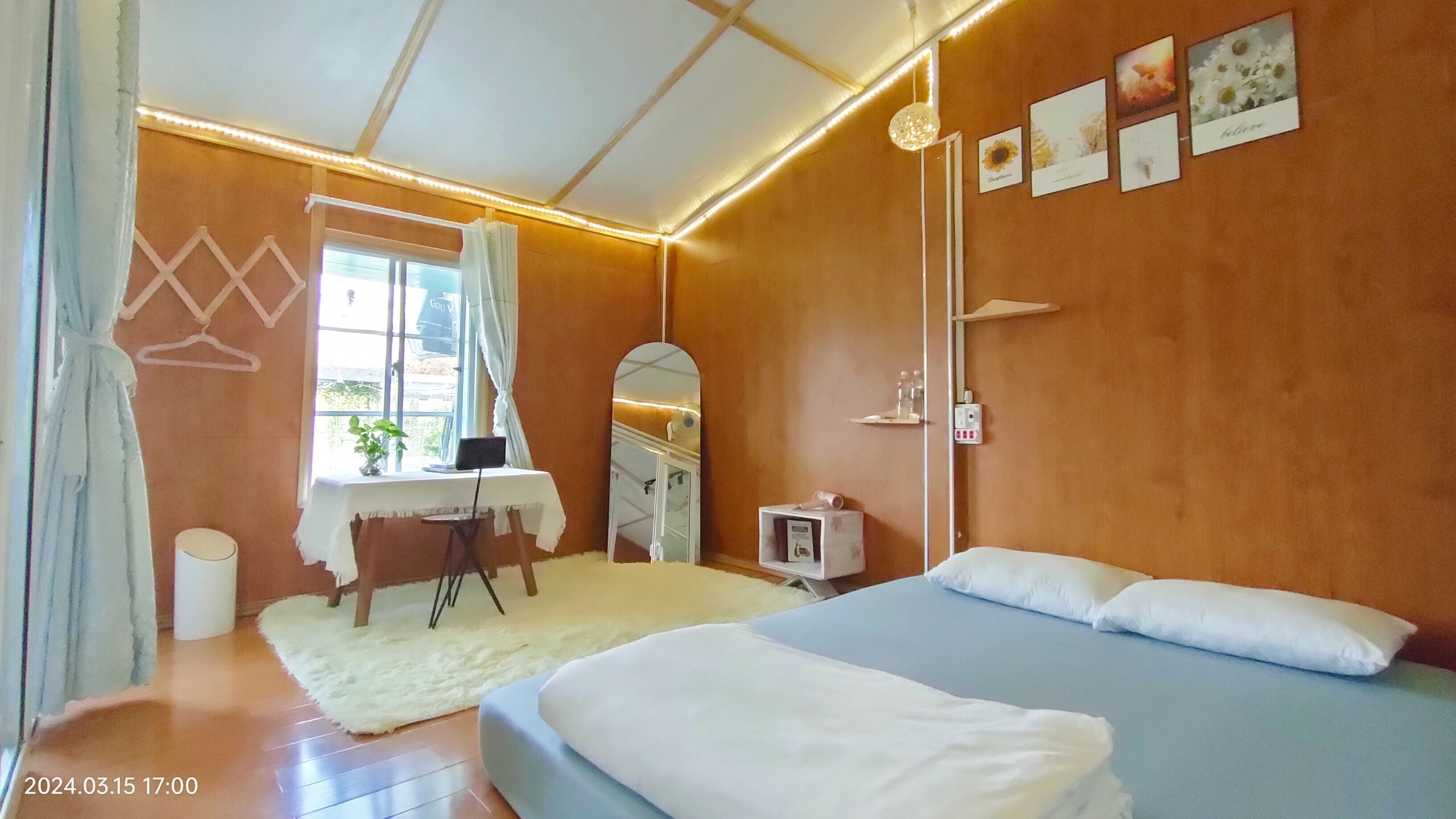 5 bedrooms, WiFi, bed sheets