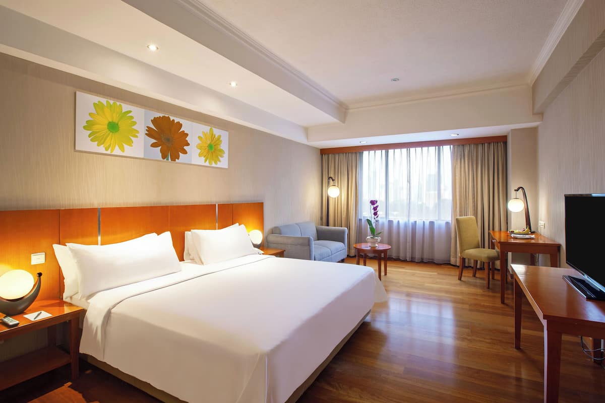 Executive Room, City View | 1 bedroom, desk, laptop workspace, soundproofing