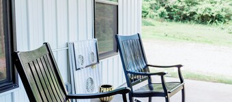 Glam, Cozy Chateau by Horsehead Lake Wedding Venue, ATV & Hiking, University