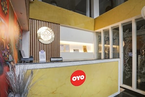 Reception - OYO Flagship HOTEL PRATAP SINCE - 1978 (Etawah)