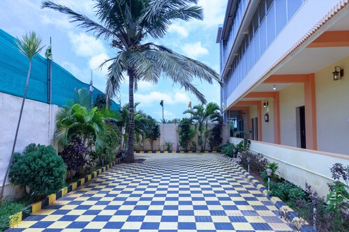 OYO Hotel C Gate Residency