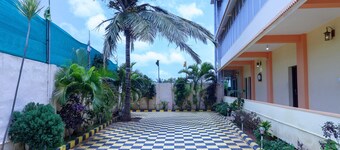 OYO Hotel C Gate Residency