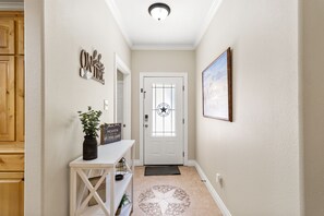 Interior - Waterfront Recreation Hideaway (Huntsville)