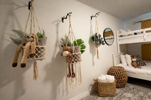 1 habitación, escritorio, tabla de planchar con plancha y wifi gratis 