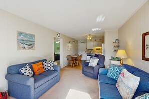 TV, DVD-spiller, bøker og filmbibliotek