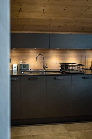 Fridge, oven, dishwasher, toaster