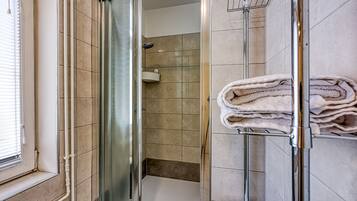 Shower, towels