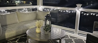 Beautiful new home with heated pool on a lagoon