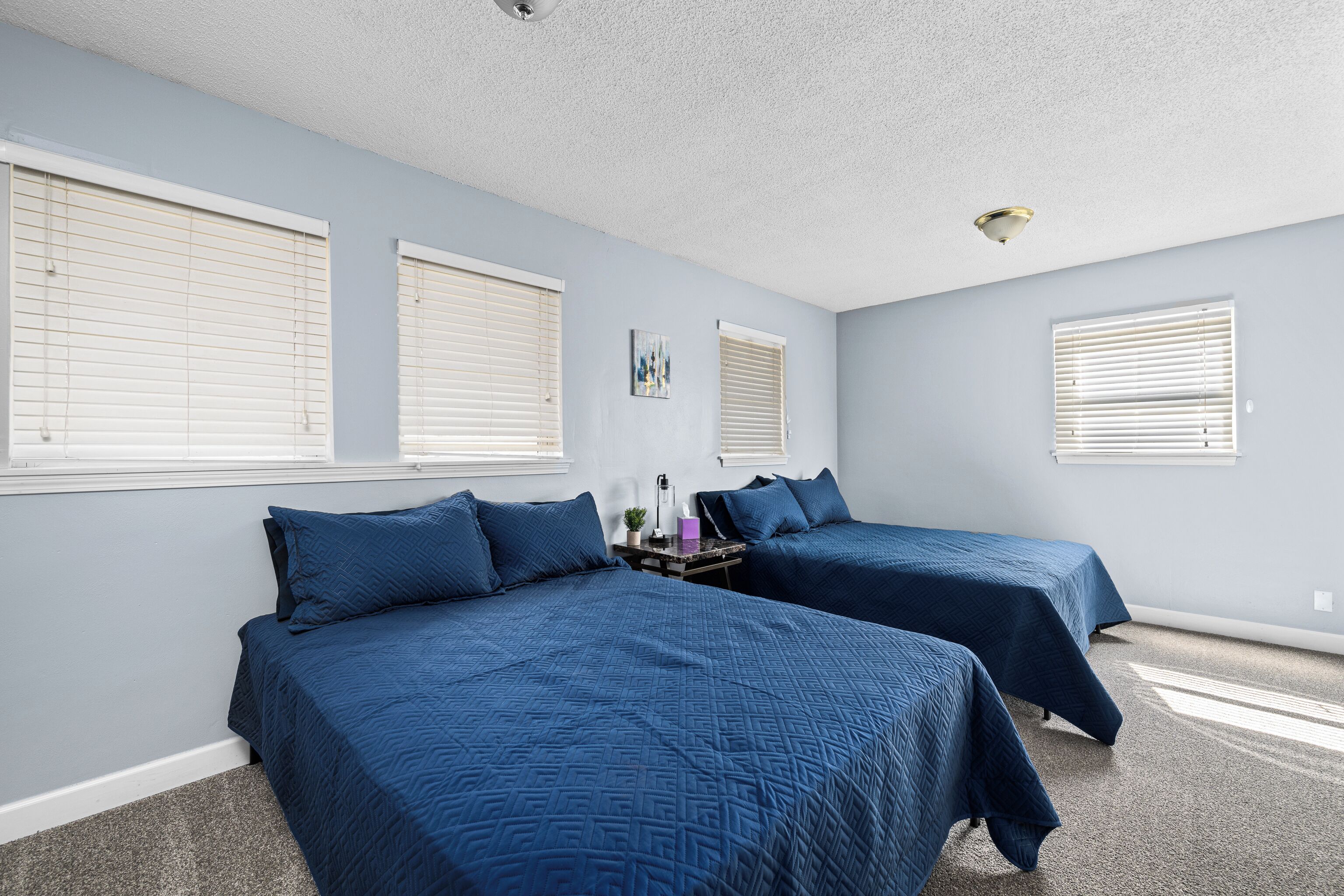 2 sovrum, skrivbord, strykjärn/strykbräda och gratis wi-fi