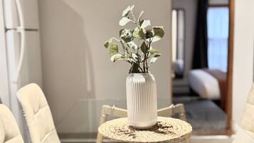 1 slaapkamer, een bureau, een strijkplank/strijkijzer, gratis wifi