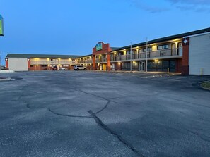 Free self-parking - Stay Inn by OYO Near I 80 Lincoln West (Lincoln)