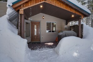 Terrace/patio - Peaceful Paradise near West Yellowstone & Family Friendly (Island Park)