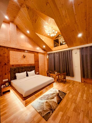 Luxury Room | Free WiFi, bed sheets - The Sunset Haven (Manali)