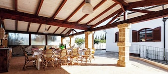 Tenuta San Cassiano With Garden And Pool, San Cassiano, Italy