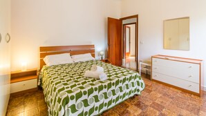 2 bedrooms, free WiFi, bed sheets - Casa Gallipolina Sea-View Apt in Gallipoli, Gallipoli, Italy (Gallipoli)